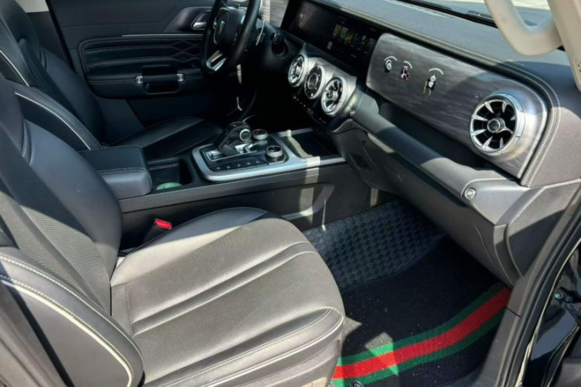 Used Tank 300 2023 City Edition 2.0T—Stylish as Ever Interior 5