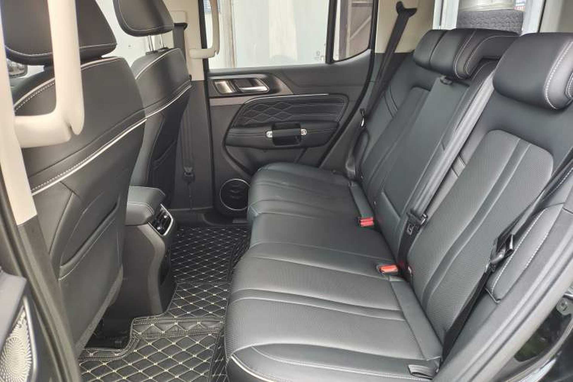 Used Tank 300 2023 City Edition 2.0T—Stylish as Ever Interior 6