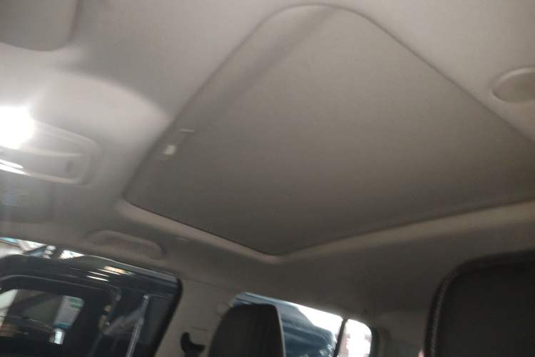 Used Tank 300 2023 City Edition 2.0T—Stylish as Ever Interior 6