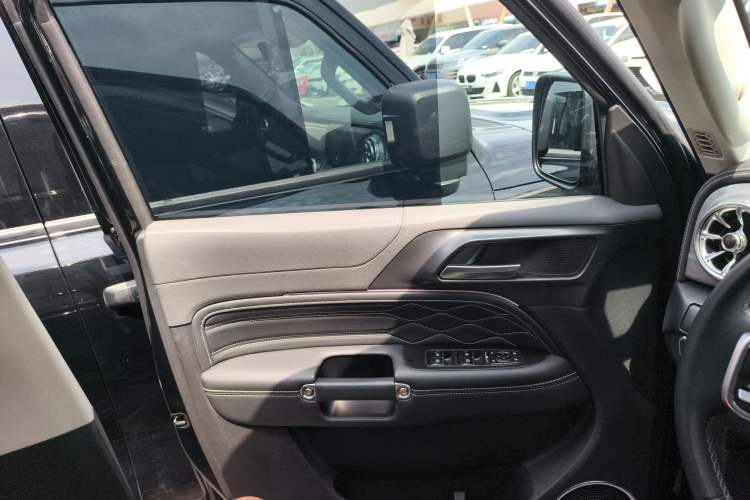 Used Tank 300 2023 Off-Road Edition 2.0T Challenger Interior 7