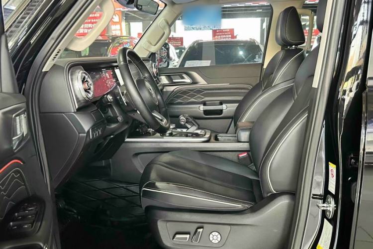 Used Tank 300 2023 City Edition 2.0T—Stylish as Ever Interior 7