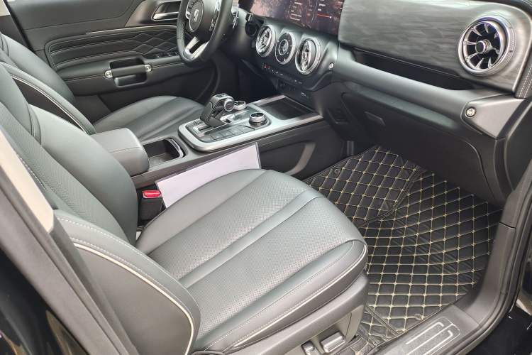 Used Tank 300 2023 City Edition 2.0T—Stylish as Ever Interior 8