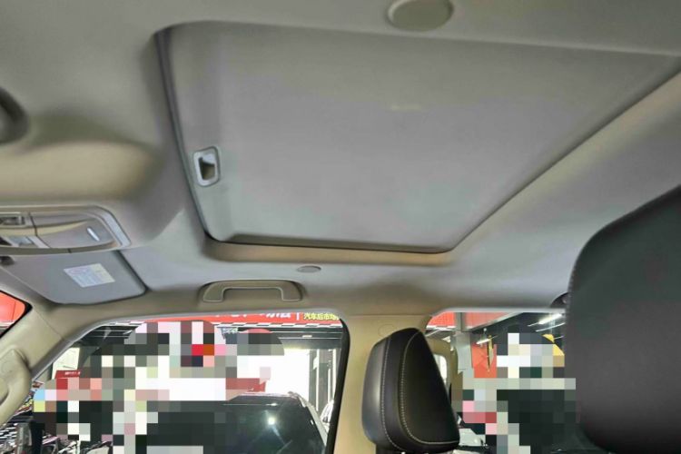 Used Tank 300 2023 City Edition 2.0T—Stylish as Ever Interior 9
