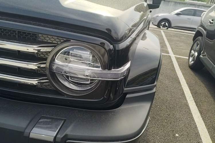 Used Tank 300 2023 City Edition 2.0T—Stylish as Ever Left Front Headlight
