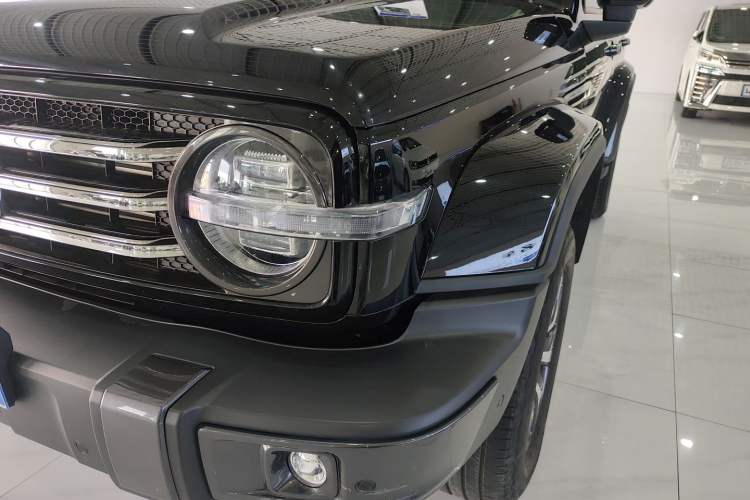 Used Tank 300 2023 City Edition 2.0T—Stylish as Ever Left Front Headlight