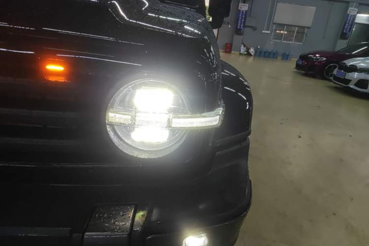 Used Tank 300 2023 City Edition 2.0T—Stylish as Ever Left Front Headlight