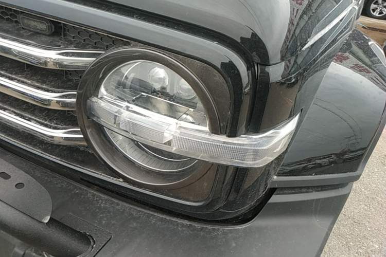 Used Tank 300 2023 City Edition 2.0T—Stylish as Ever Left Front Headlight