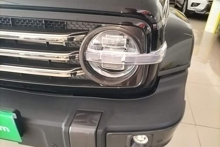 Used Tank 300 2023 City Edition 2.0T—Stylish as Ever Left Front Headlight