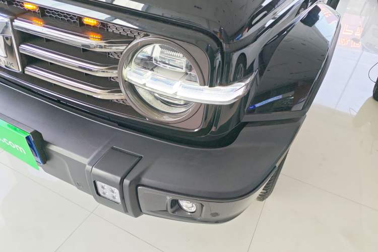 Used Tank 300 2023 City Edition 2.0T—Stylish as Ever Left Front Headlight
