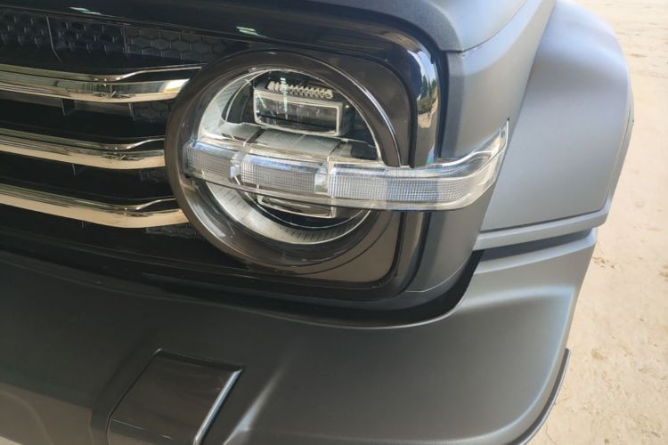 Used Tank 300 2023 City Edition 2.0T—Stylish as Ever Left Front Headlight