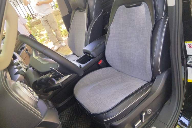 Used Tank 300 2023 Off-Road Edition 2.0T Challenger Left Front Seat