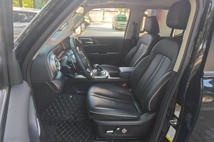 Used Tank 300 2023 City Edition 2.0T—Stylish as Ever Left Front Seat