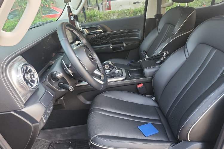 Used Tank 300 2023 City Edition 2.0T—Stylish as Ever Left Front Seat