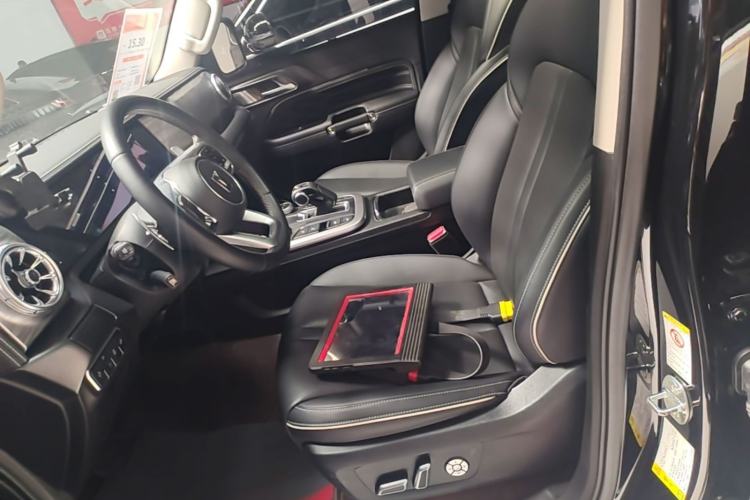 Used Tank 300 2023 Off-Road Edition 2.0T Conqueror Left Front Seat