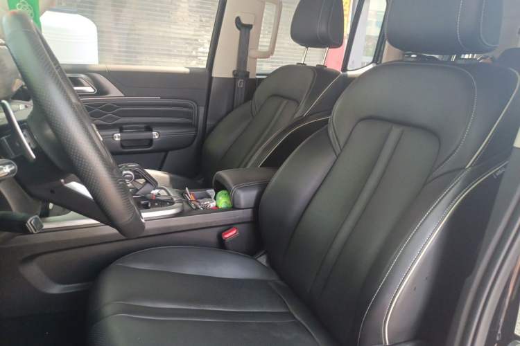 Used Tank 300 2023 City Edition 2.0T—Stylish as Ever Left Front Seat