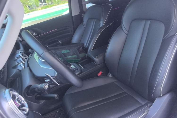 Used Tank 300 2023 Off-Road Edition 2.0T Conqueror Left Front Seat