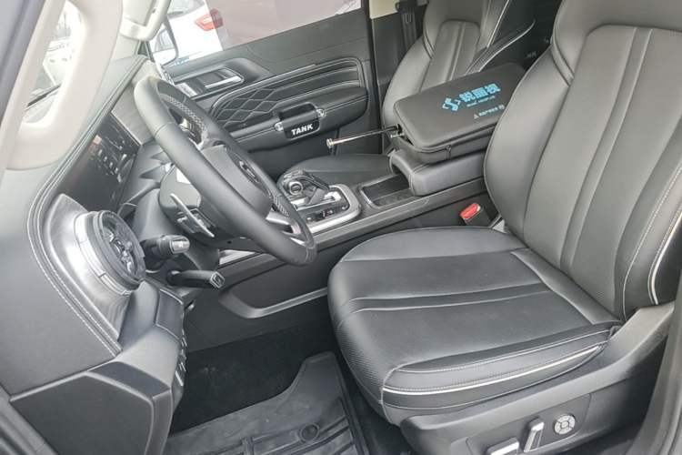 Used Tank 300 2023 City Edition 2.0T—Stylish as Ever Left Front Seat