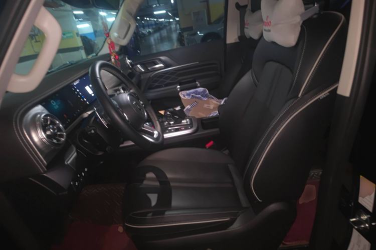 Used Tank 300 2023 City Edition 2.0T—Stylish as Ever Left Front Seat