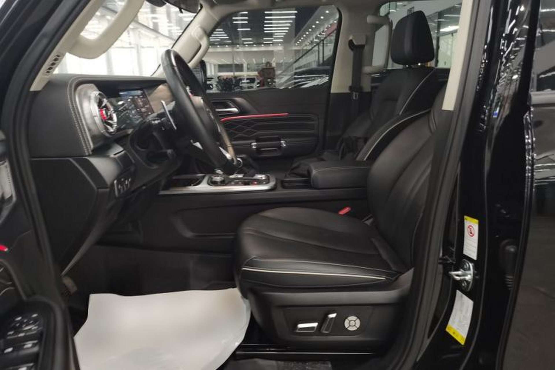 Used Tank 300 2023 Off-Road Edition 2.0T Conqueror Left Front Seat