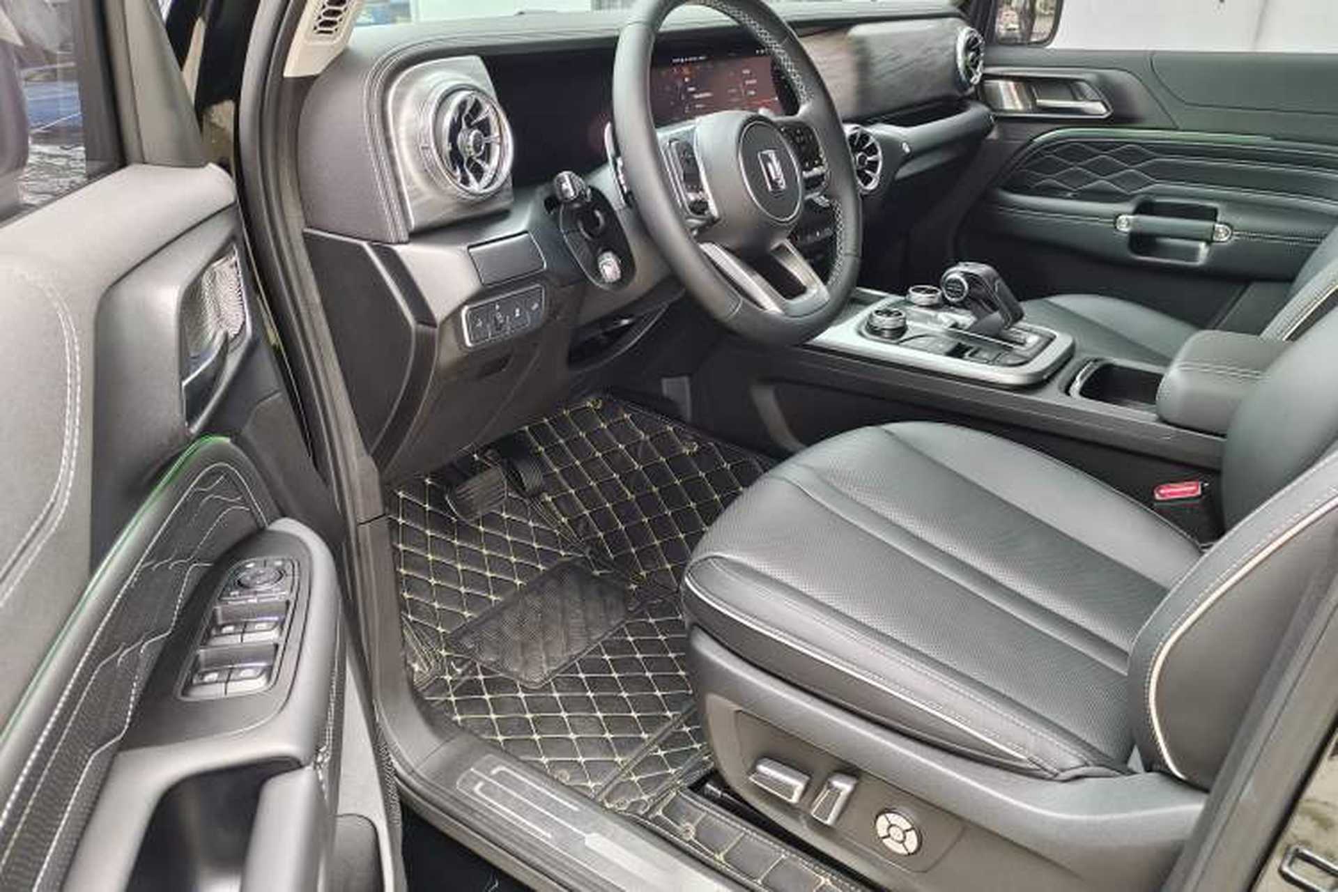 Used Tank 300 2023 City Edition 2.0T—Stylish as Ever Left Front Seat