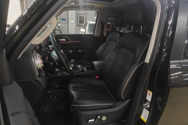 Used Tank 300 2023 City Edition 2.0T—Stylish as Ever Left Front Seat