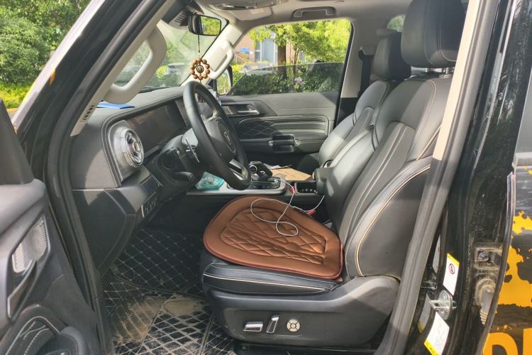 Used Tank 300 2023 City Edition 2.0T—Stylish as Ever Left Front Seat
