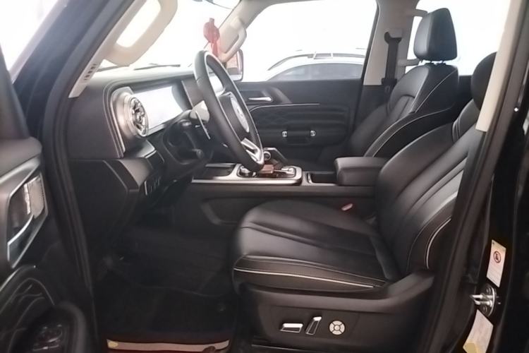Used Tank 300 2023 City Edition 2.0T—Stylish as Ever Left Front Seat
