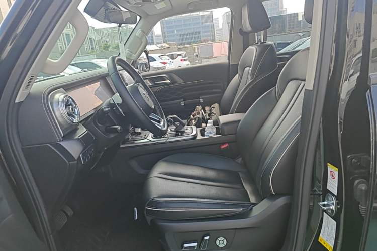 Used Tank 300 2023 Off-Road Edition 2.0T Conqueror Left Front Seat
