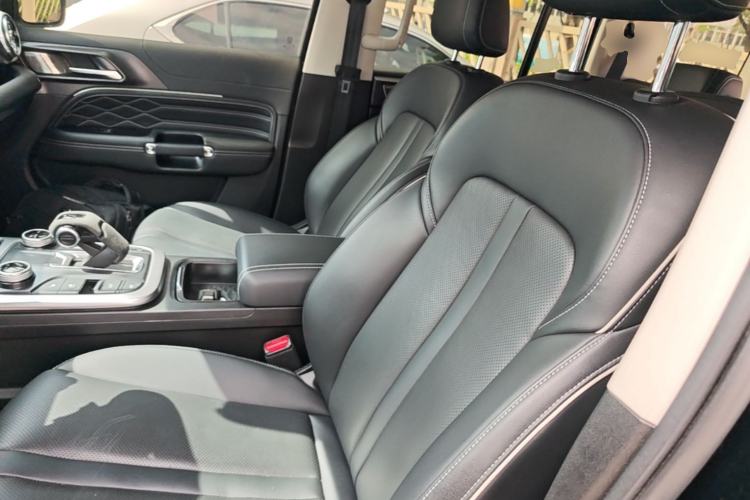 Used Tank 300 2023 City Edition 2.0T—Stylish as Ever Left Front Seat