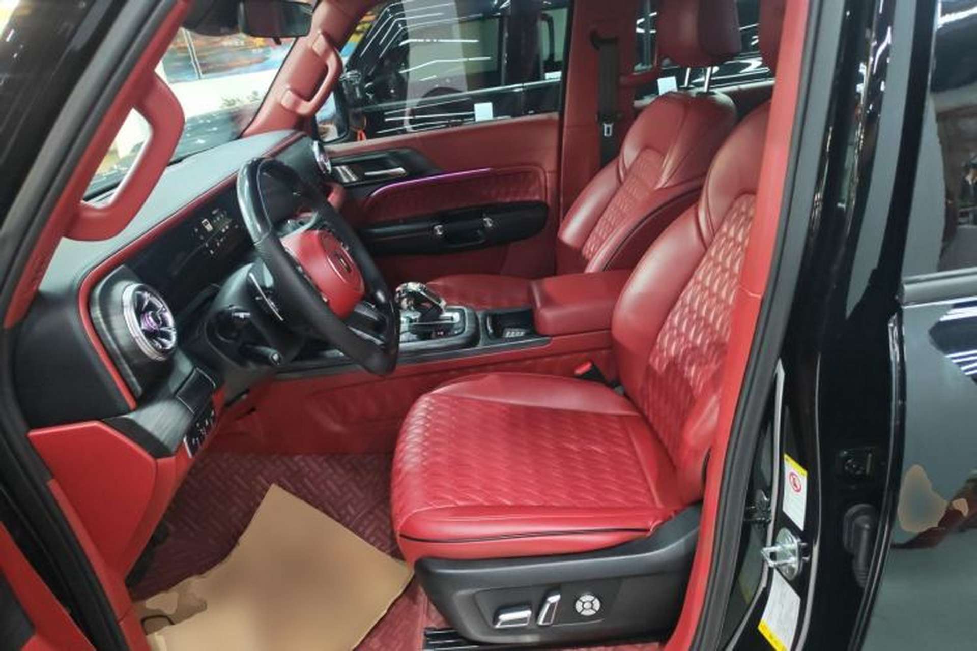 Used Tank 300 2023 Off-Road Edition 2.0T Conqueror Left Front Seat