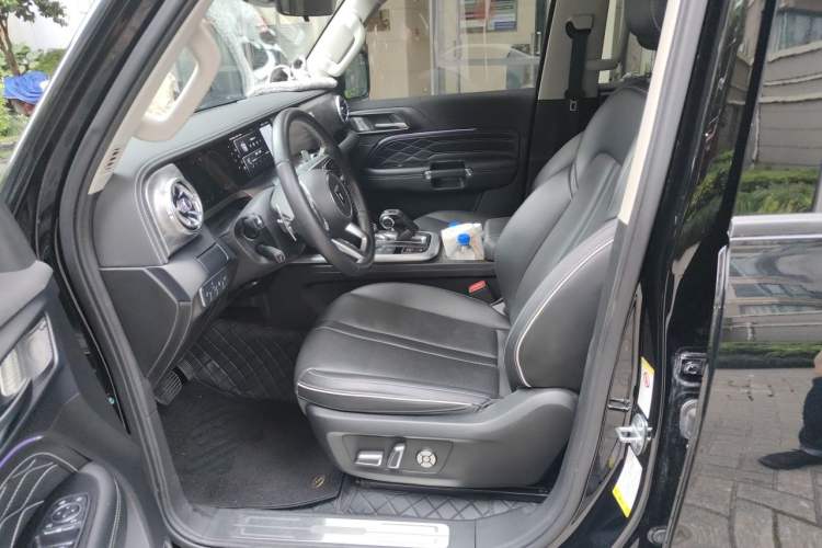 Used Tank 300 2023 Off-Road Edition 2.0T Conqueror Left Front Seat