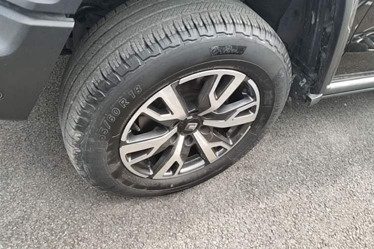 Used Tank 300 2023 City Edition 2.0T—Stylish as Ever Left Front Wheel Hub
