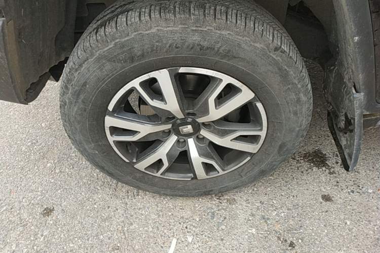 Used Tank 300 2023 City Edition 2.0T—Stylish as Ever Left Front Wheel Hub