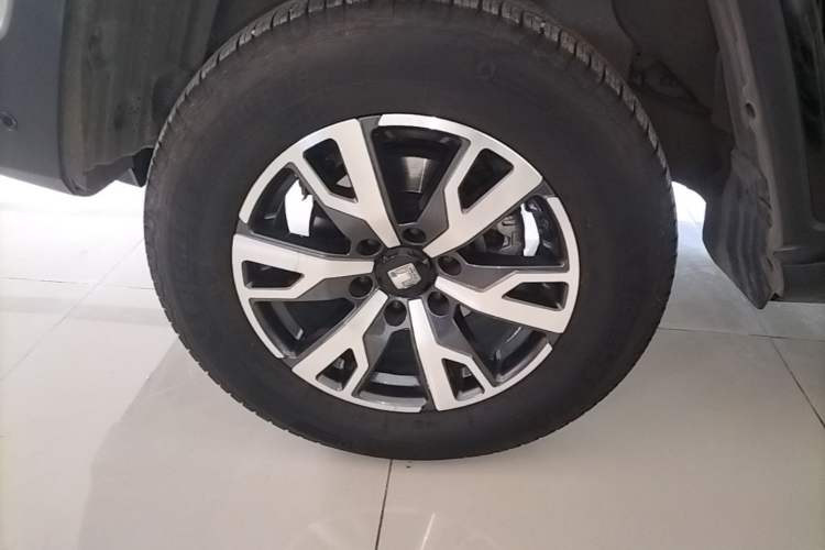 Used Tank 300 2023 City Edition 2.0T—Stylish as Ever Left Front Wheel Hub
