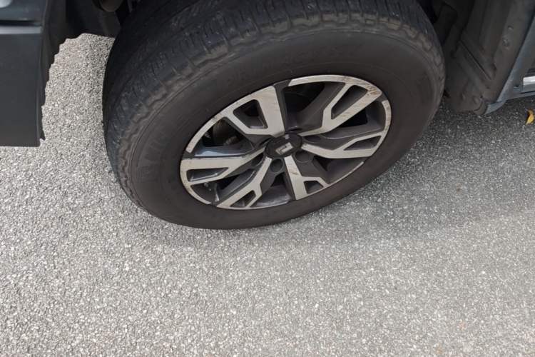 Used Tank 300 2023 City Edition 2.0T—Stylish as Ever Left Front Wheel Hub