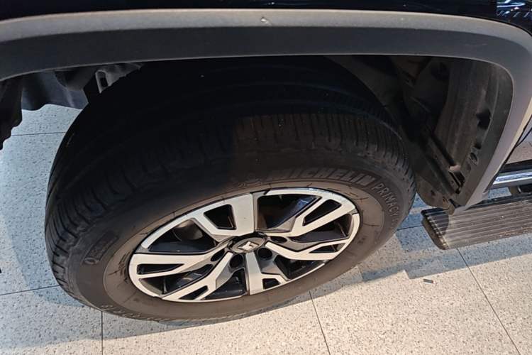 Used Tank 300 2023 City Edition 2.0T—Stylish as Ever Left Front Wheel Hub