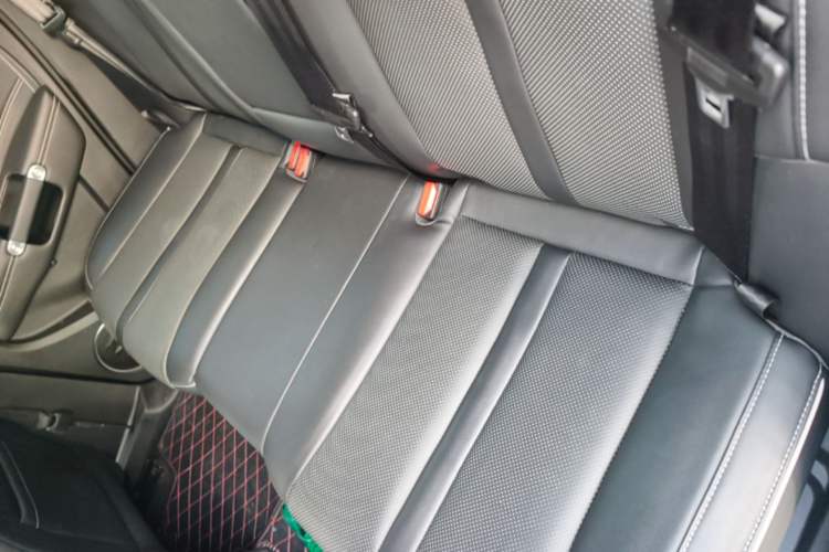 Used Tank 300 2023 City Edition 2.0T—Stylish as Ever Left Rear Seat