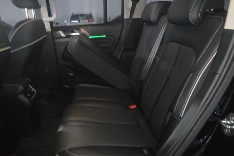 Used Tank 300 2023 City Edition 2.0T—Stylish as Ever Left Rear Seat