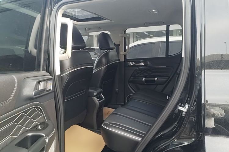 Used Tank 300 2023 City Edition 2.0T—Stylish as Ever Left Rear Seat