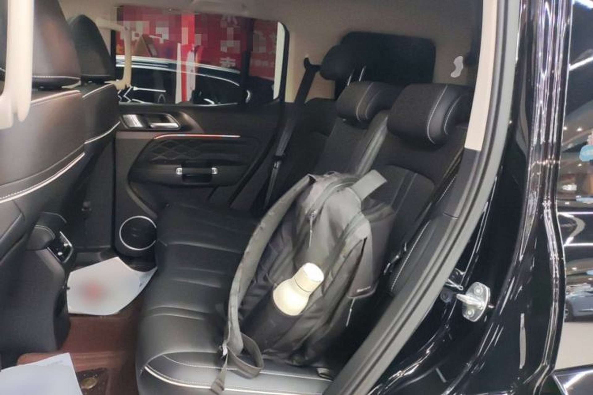 Used Tank 300 2023 City Edition 2.0T—Stylish as Ever Left Rear Seat