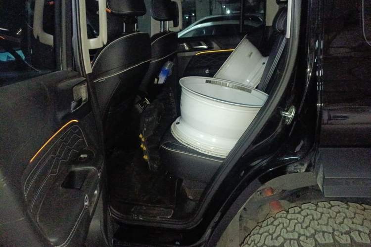 Used Tank 300 2023 2.0T Iron Rider 02 Left Rear Seat
