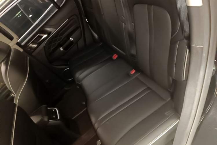Used Tank 300 2023 Off-Road Edition 2.0T Conqueror Left Rear Seat