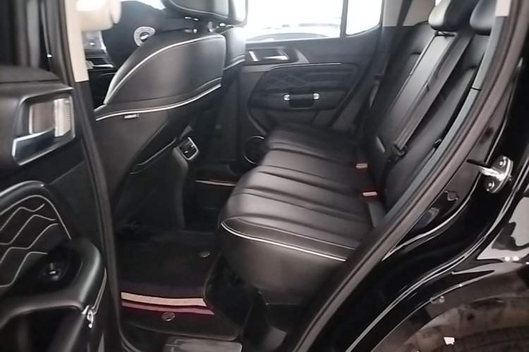 Used Tank 300 2023 City Edition 2.0T—Stylish as Ever Left Rear Seat