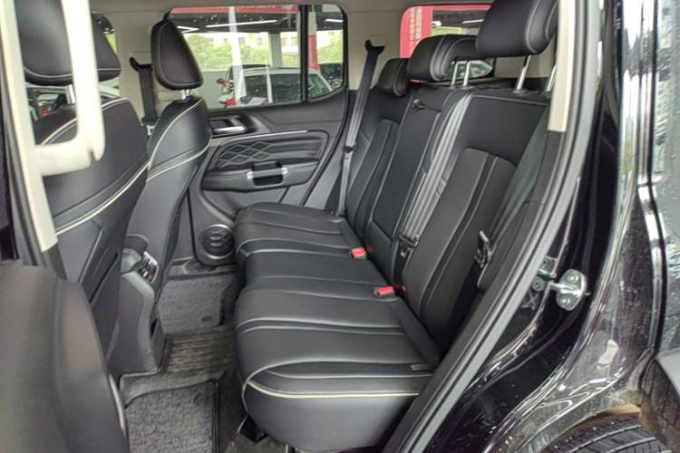 Used Tank 300 2023 Off-Road Edition 2.0T Conqueror Left Rear Seat