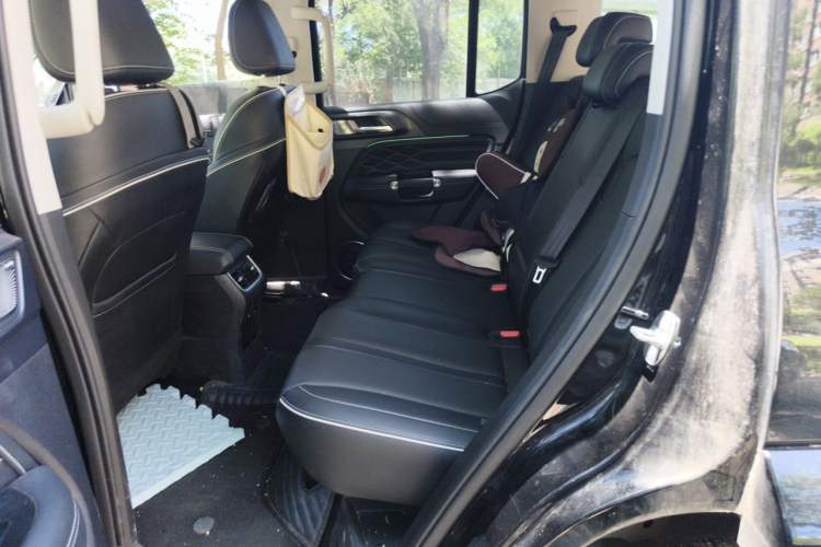 Used Tank 300 2023 City Edition 2.0T—Stylish as Ever Left Rear Seat