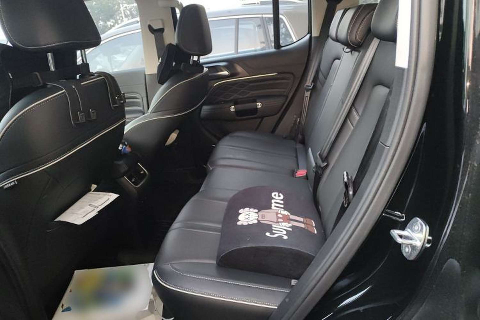 Used Tank 300 2023 City Edition 2.0T—Stylish as Ever Left Rear Seat
