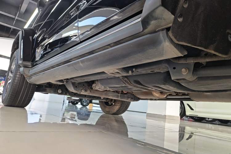 Used Tank 300 2023 City Edition 2.0T—Stylish as Ever Left Side Sill
