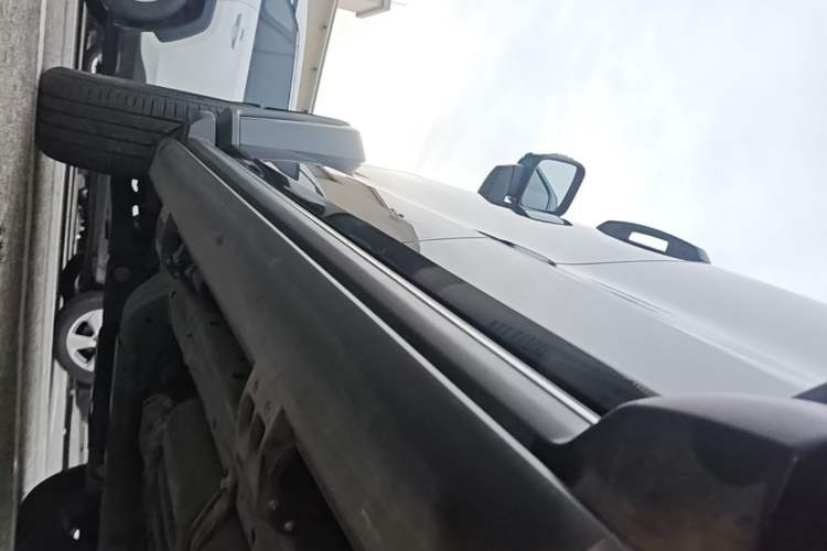 Used Tank 300 2023 City Edition 2.0T—Stylish as Ever Left Side Sill