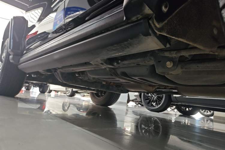 Used Tank 300 2023 City Edition 2.0T—Stylish as Ever Left Side Sill