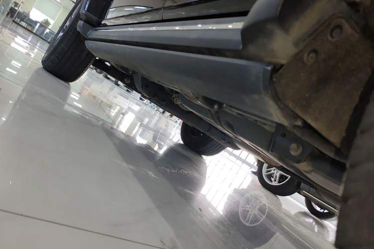 Used Tank 300 2023 City Edition 2.0T—Stylish as Ever Left Side Sill